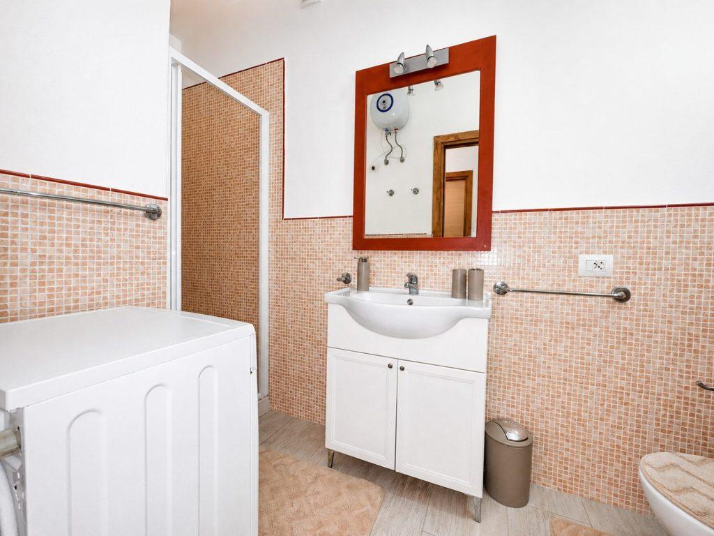 cv-rentals-07-bagno-lavatrice-doccia