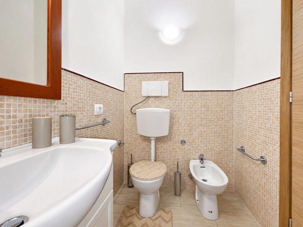 cv-rentals-08-bagno-wc-bidet