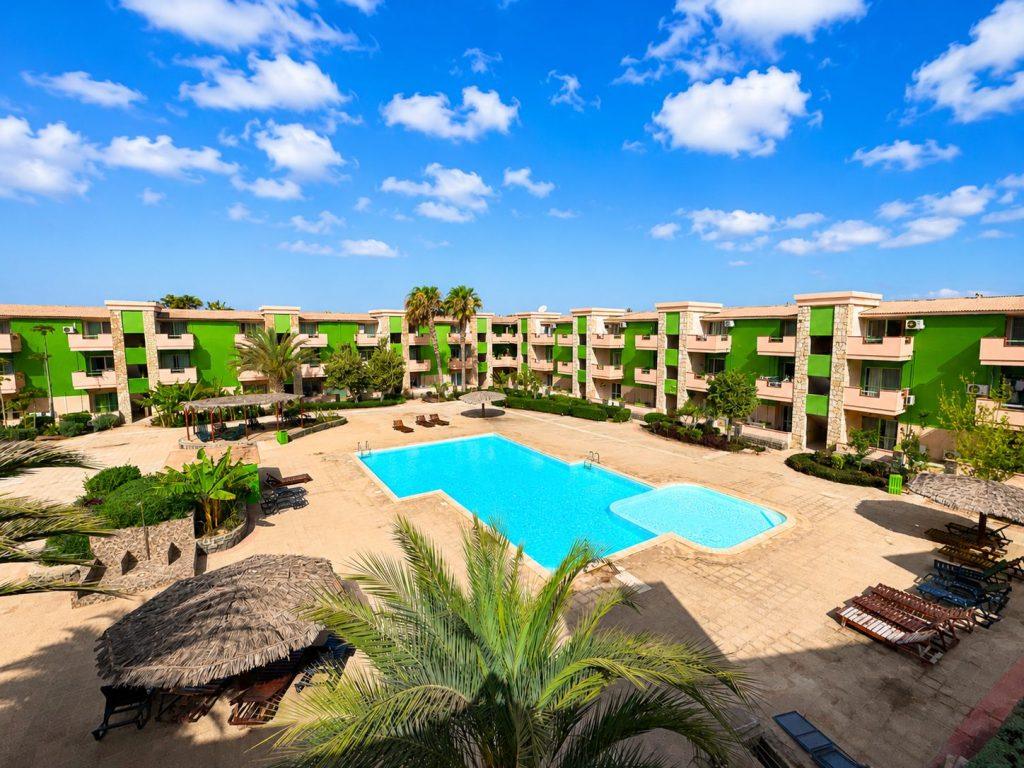 cv-rentals-15-piscina-vista
